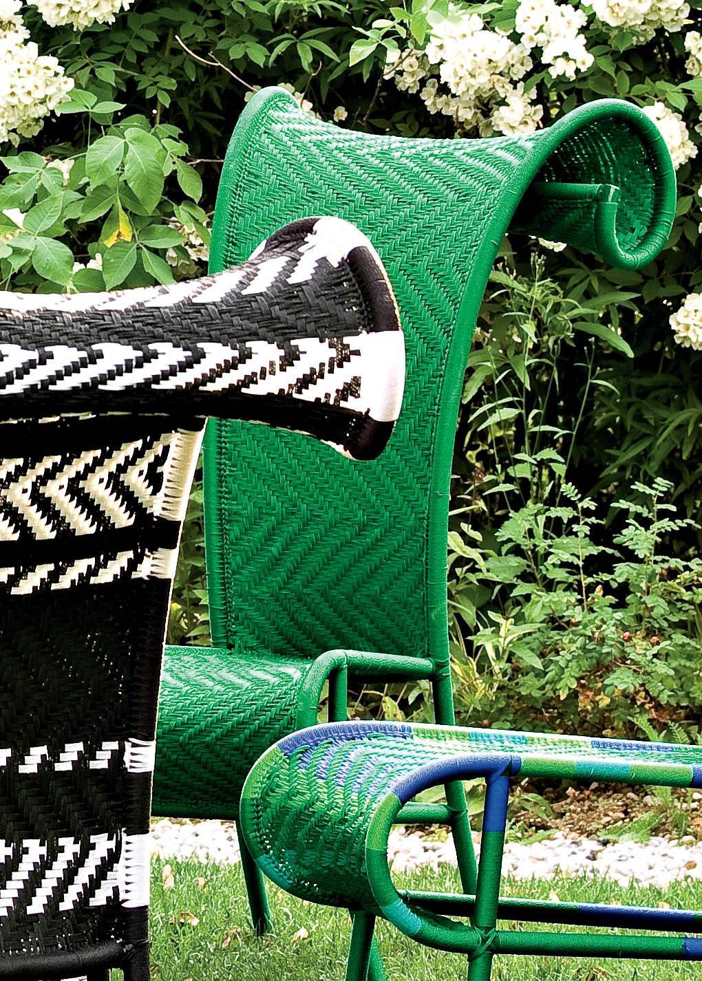 Grüner Sunny Stuhl aus der M' Afrique Collection von Moroso, Outdoor-Möbel mit geflochtenem Design.