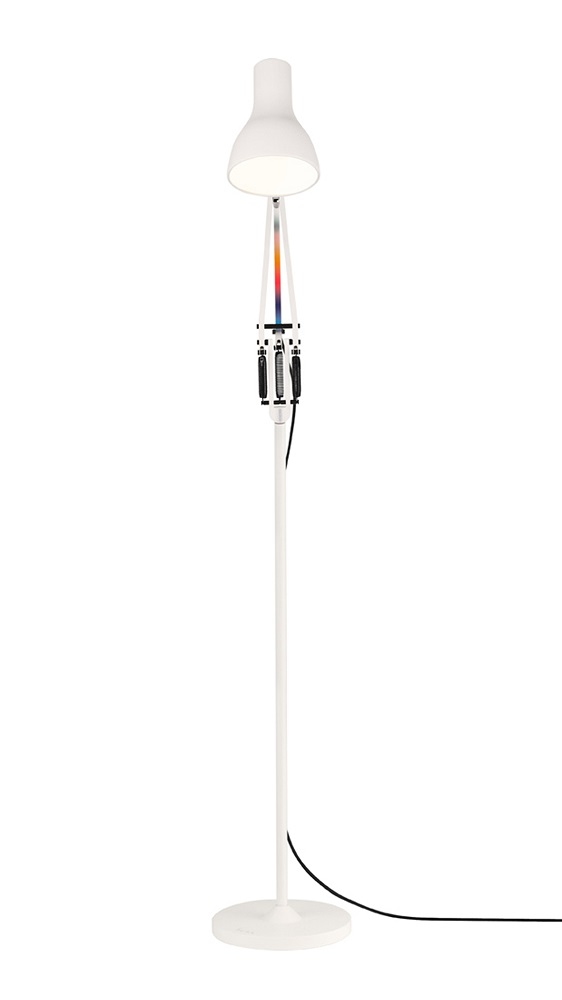 Weiße Type 75 Anglepoise Stehleuchte Paul Smith Edition mit verstellbarem Lampenschirm und Federmechanismus.