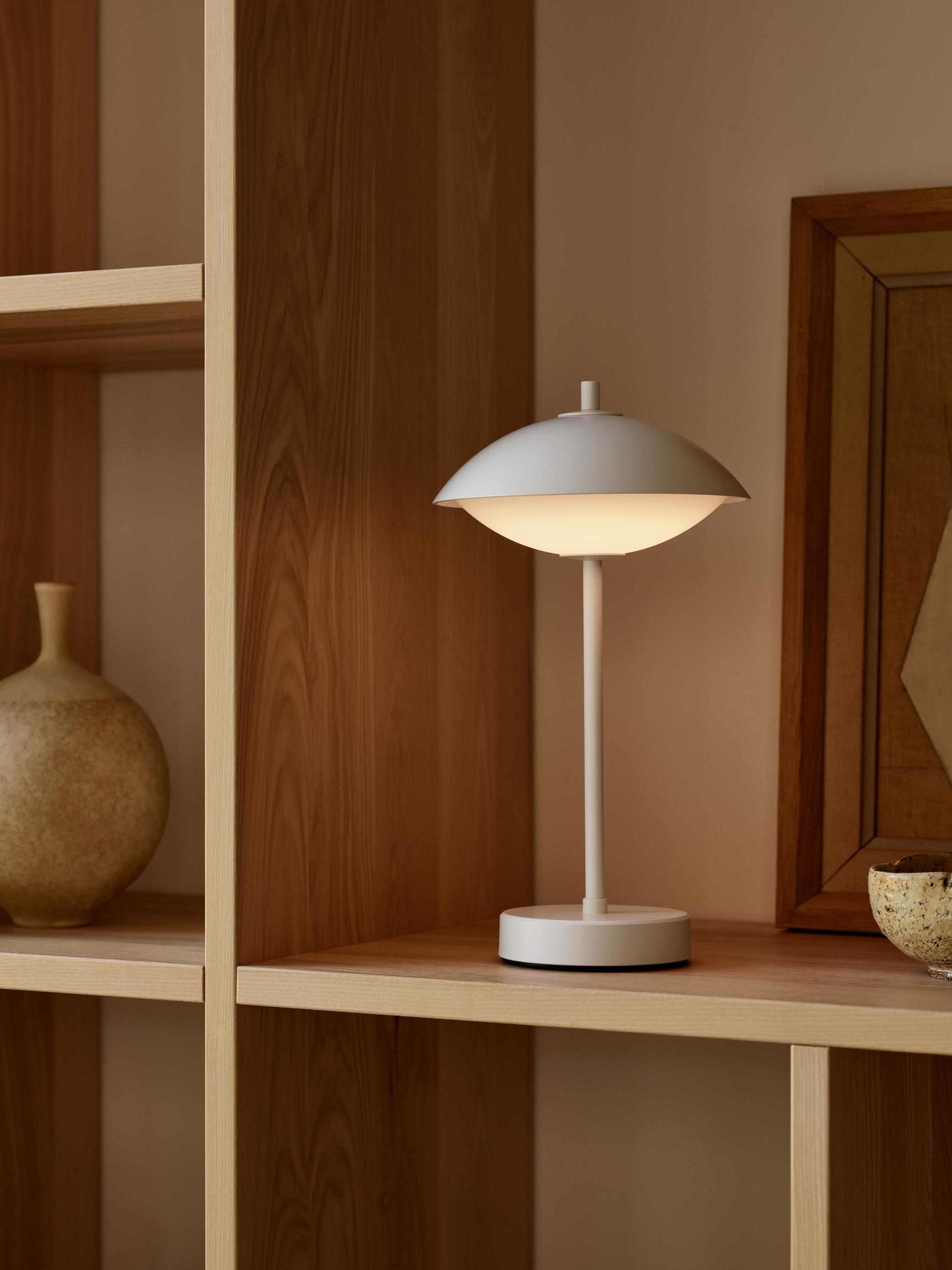 Clam Portable Tischleuchte Akkuleuchte Fritz Hansen