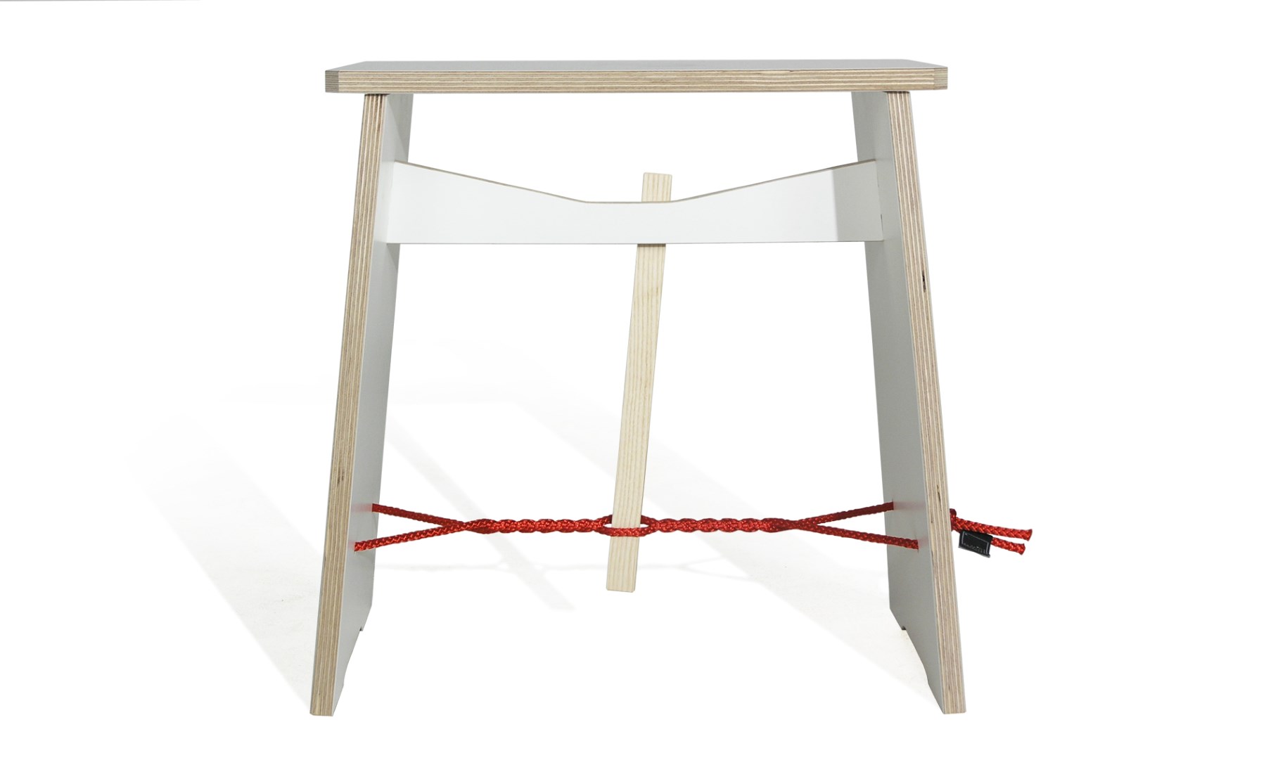 Strammer Max Hocker weiß Nils Holger Moormann