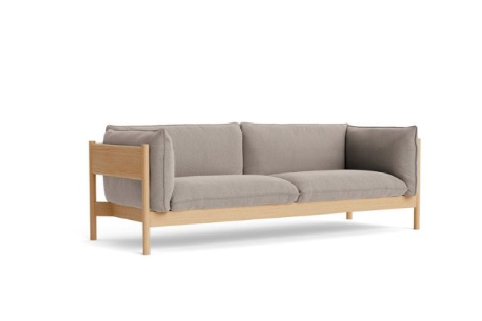 Arbour Sofa: Modernes 3-Sitzer Sofa mit hellgrauem Bezug und geöltem Eichenholzgestell.