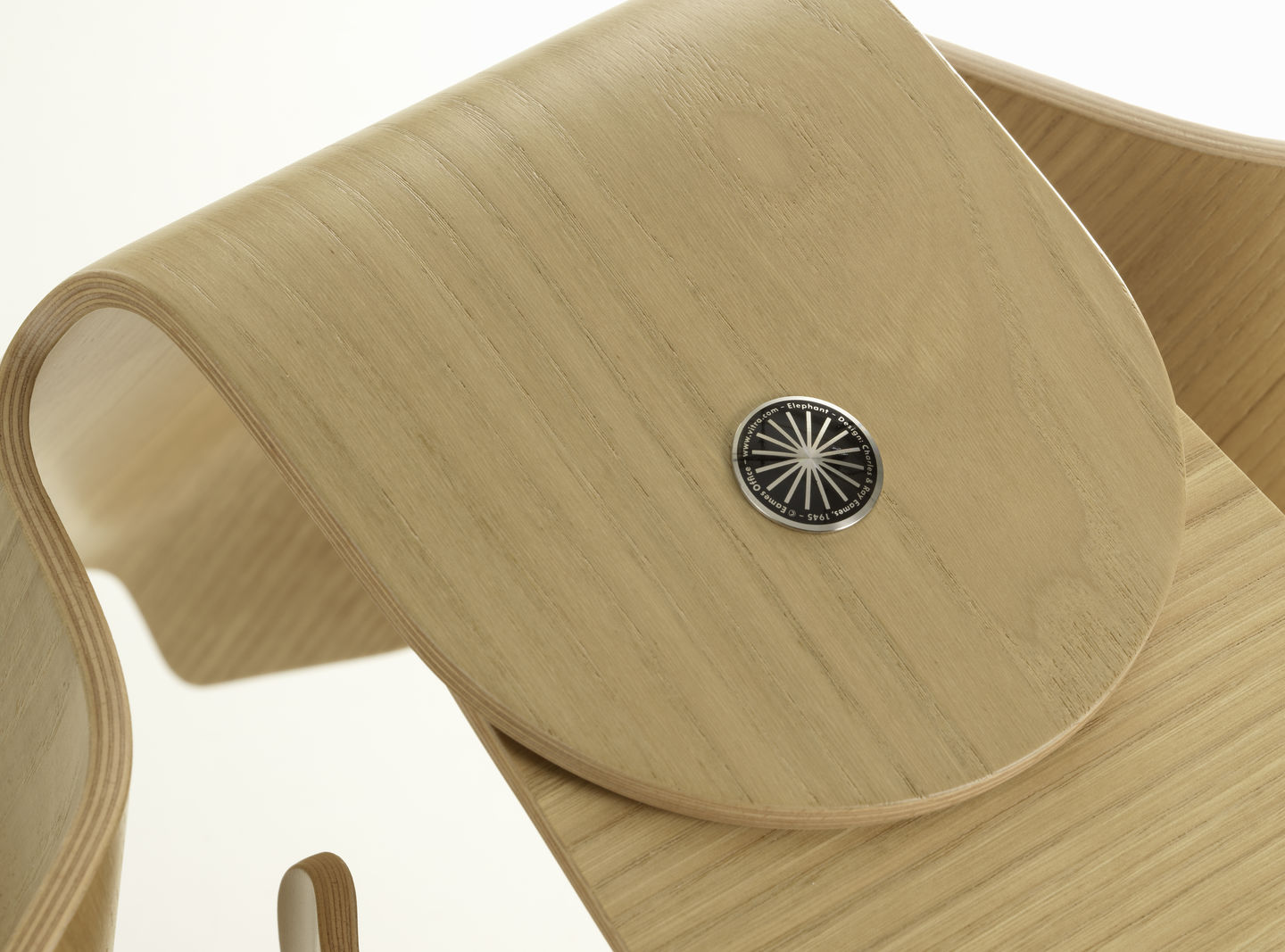 Eames Elephant Plywood Hocker Vitra 