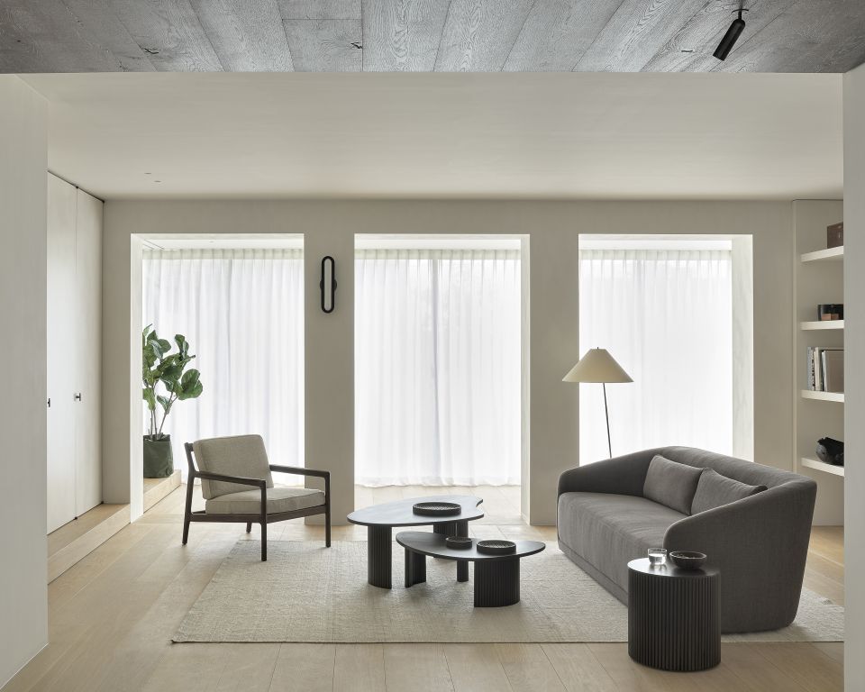 Roller Max Beistelltisch rund dunkelbraun Ethnicraft