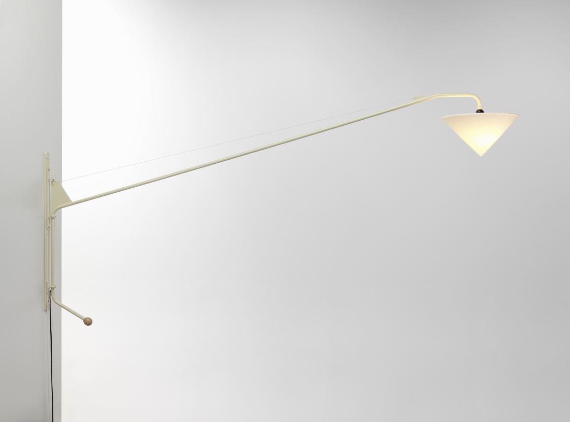 Vitra Potence Wandleuchte mit Abat-Jour Conique Lampenschirm, modernes Design, weiße Lampe.