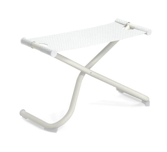 Weißer Snooze Sitzpouf von Emu: Klappbarer, matter Hocker für Garten, Balkon und Terrasse.