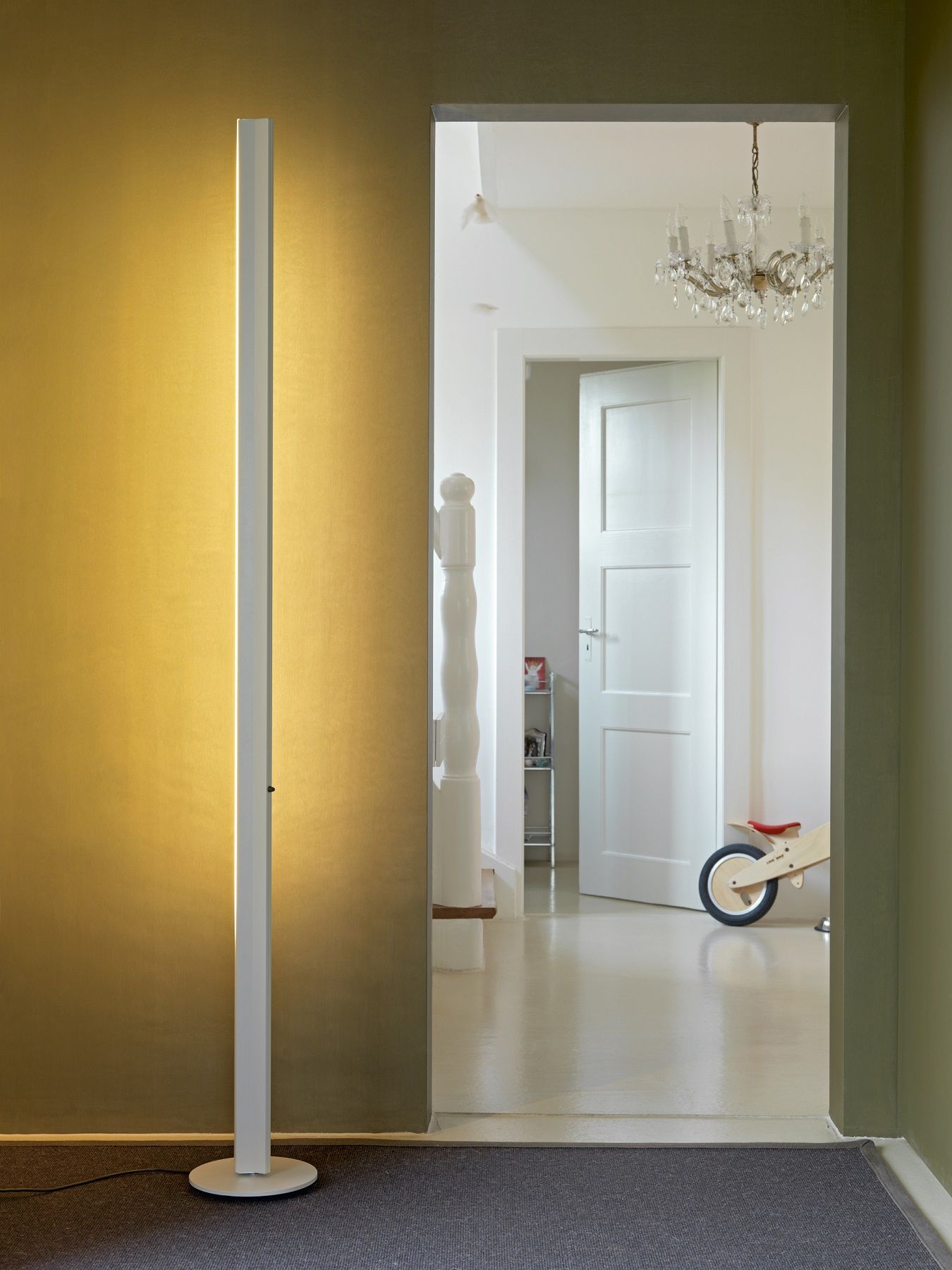 Ypsilon Stehleuchte Belux