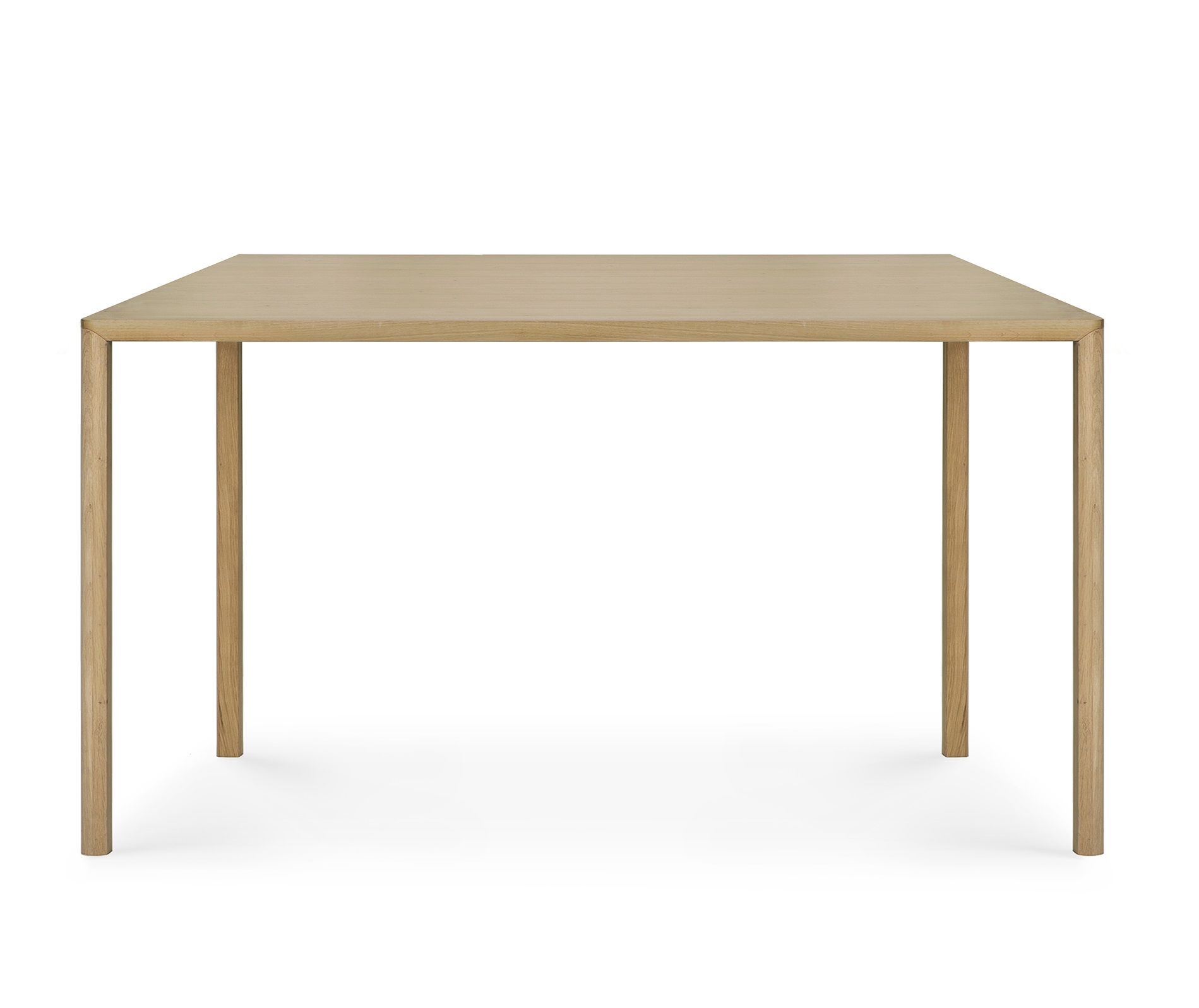 Ethnicraft Air Tisch: Rechteckiger Esstisch aus lackiertem Eichenholz mit minimalistischem Design für Esszimmer und Küche.