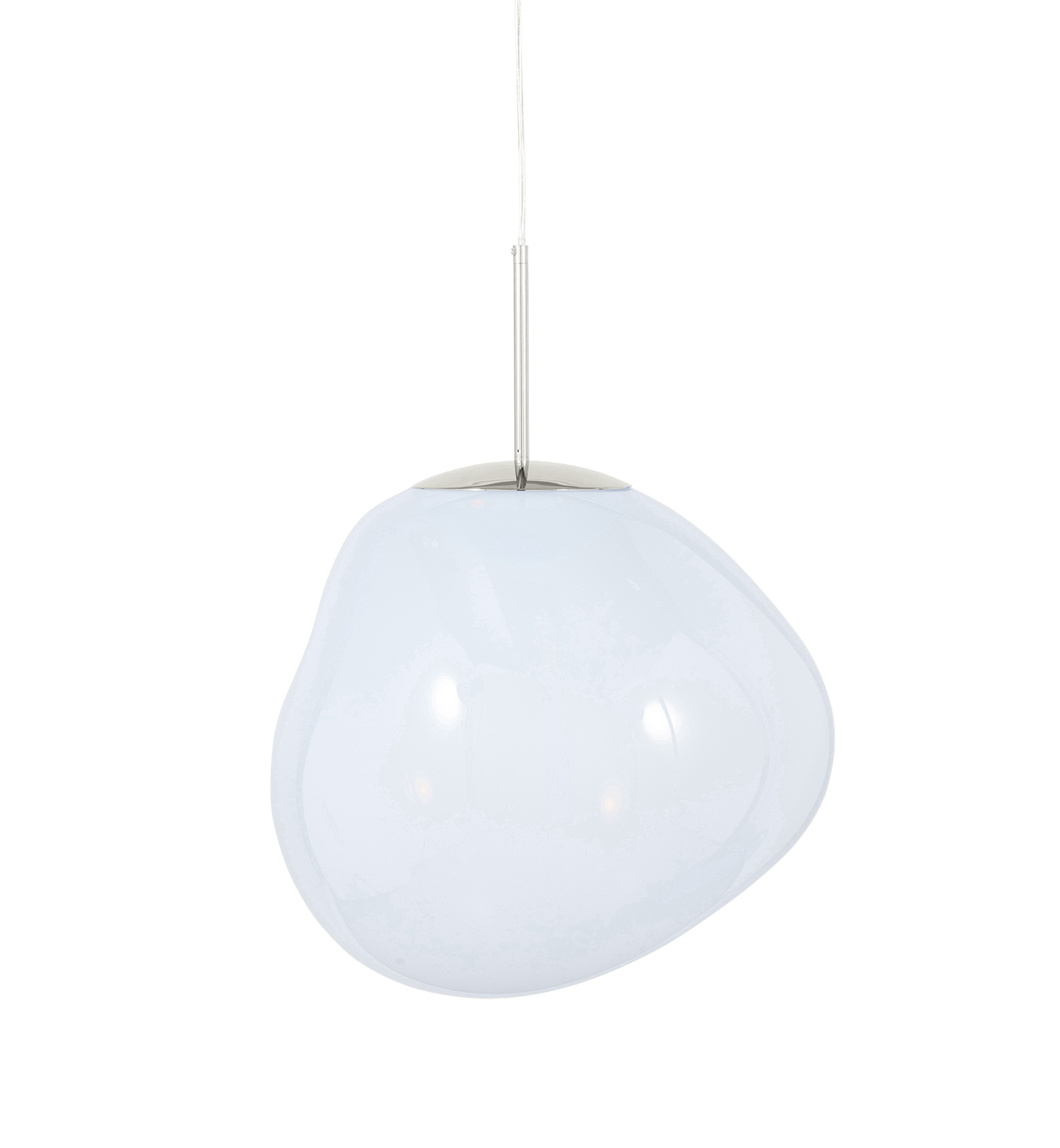 Nahaufnahme der Tom Dixon Melt Pendelleuchte in Opal mit silbernem Baldachin.