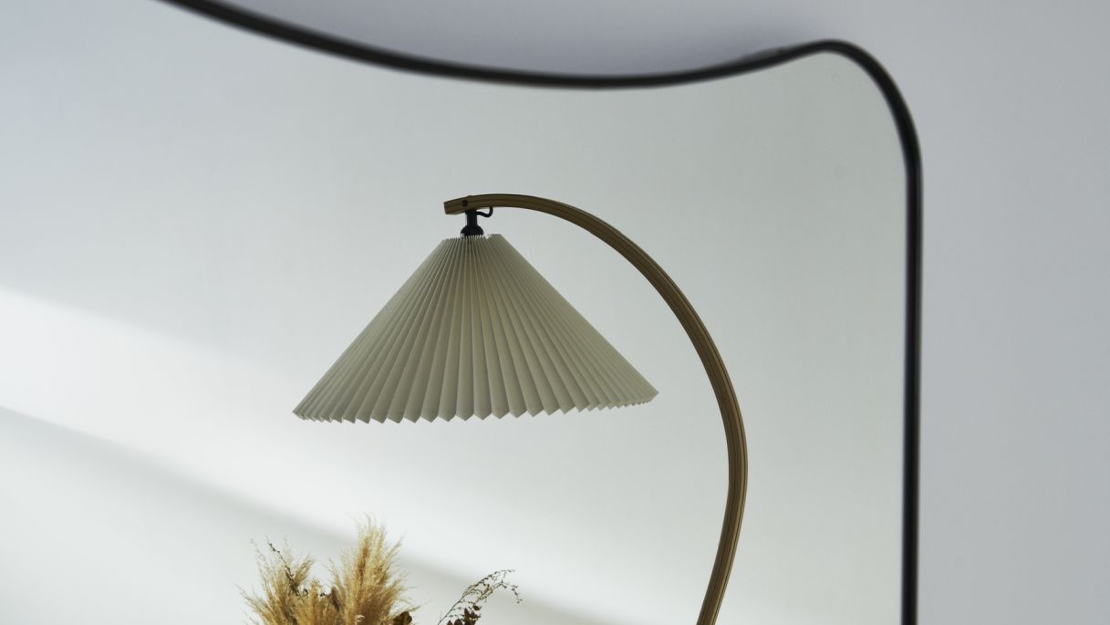 Timberline Stehleuchte Gubi