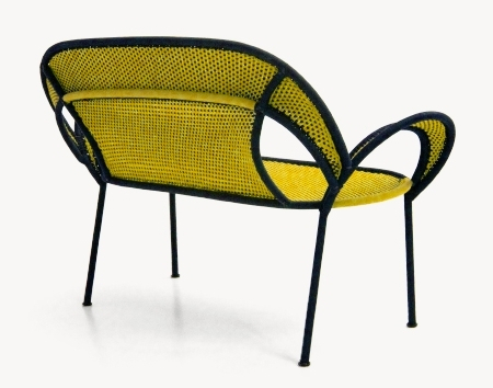 Türkis-rote Banjooli Bank von Moroso: Moderne Designbank mit Stahlgestell und geflochtener Sitzfläche.