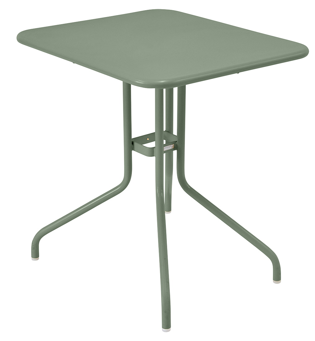 Grüner Pétale Tisch von Fermob, 60x70 cm, ideal für den Outdoor-Bereich. Metall Gartentisch.