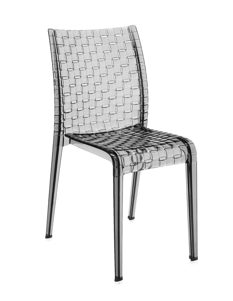Transparenter Ami Ami Stuhl von Kartell mit geflochtenem Design für Esszimmer und Wohnbereich.