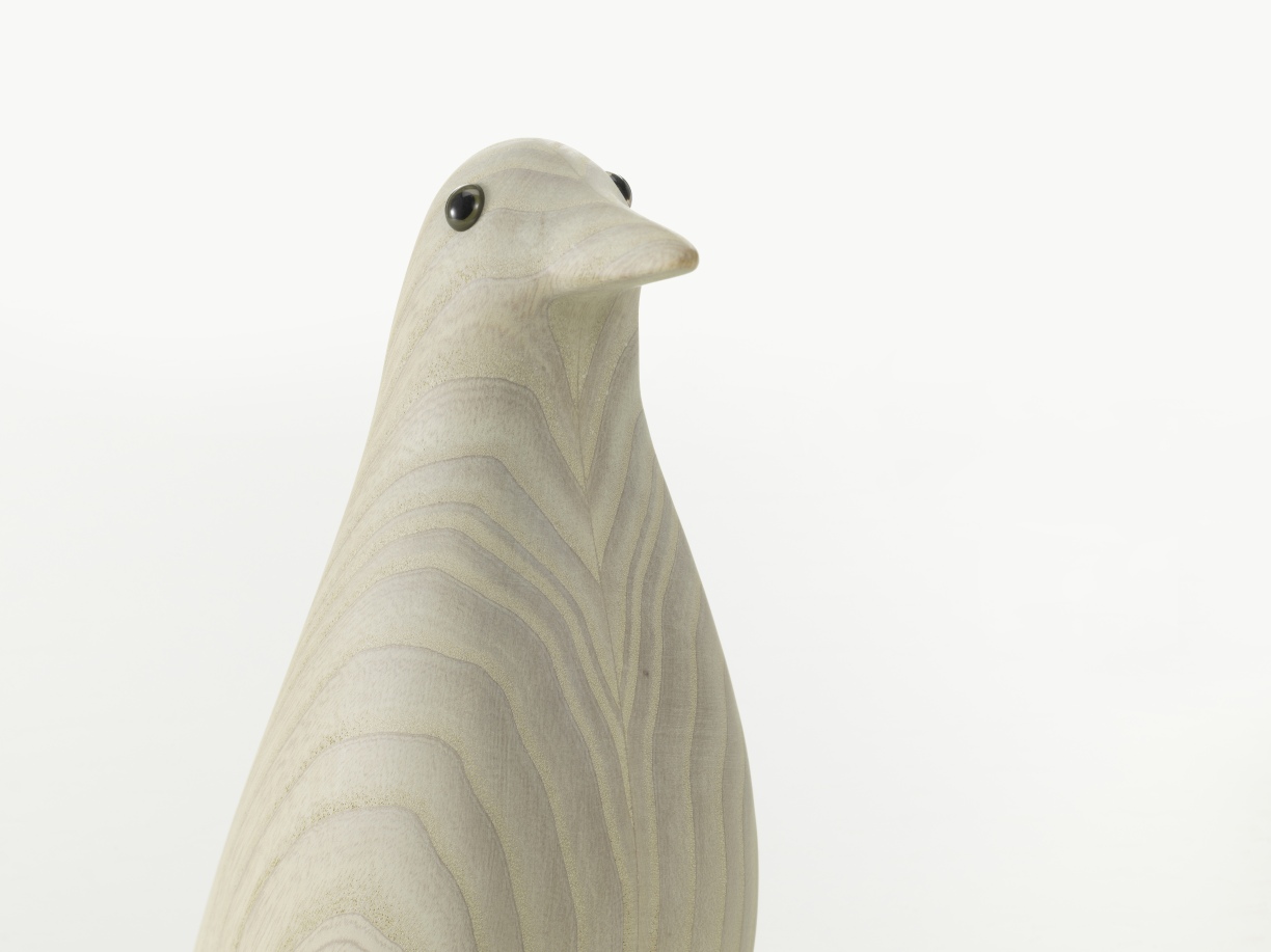 Eames House Bird Skulptur Esche weiß geölt Vitra