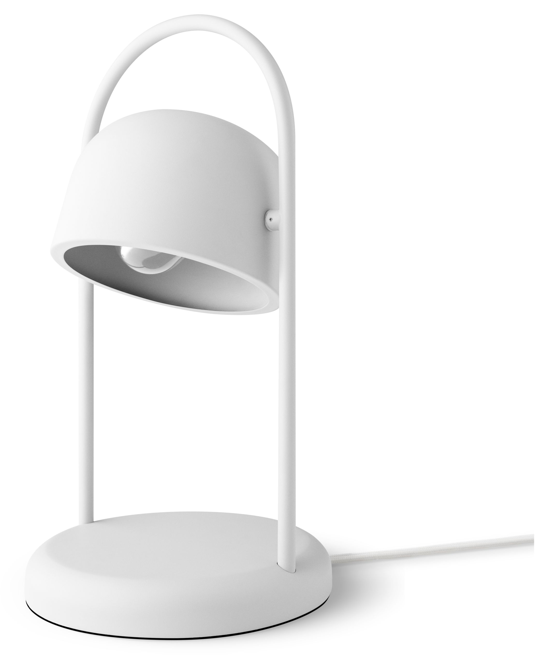 Weiße Quay Stehleuchte von Eva Solo mit rundem Fuß und Lampenschirm. Design Lampe.