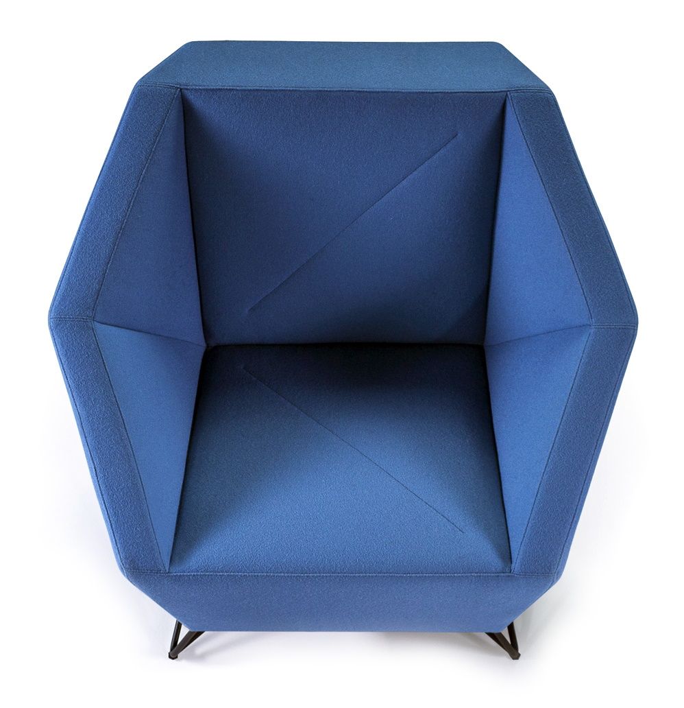 Blauer 3angle Armsessel von Prostoria, moderne Sitzmöbel für Wohnzimmer und Büro, Top-Ansicht.