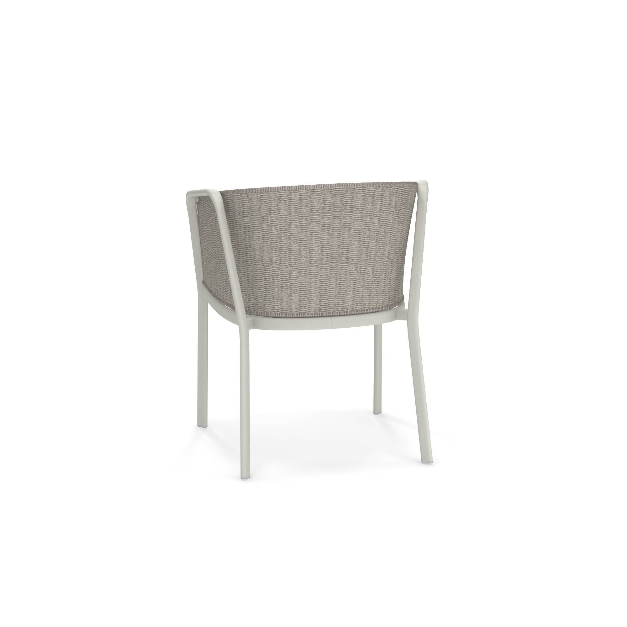 Rückansicht des weißen Emu Carousel Armlehnstuhls mit Melange Ivory Sitzfläche für den Außenbereich.