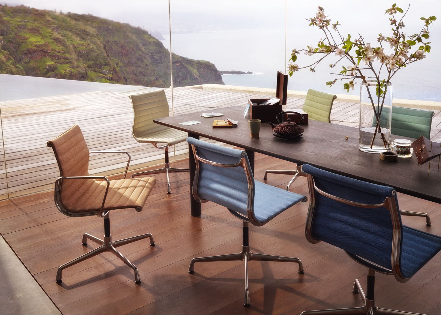 Aluminium Chair EA 101 / EA101 Stuhl Vitra