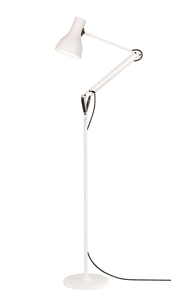 Weiße Type 75 Stehleuchte von Anglepoise, modernes Design mit verstellbarem Arm und Lampenschirm.