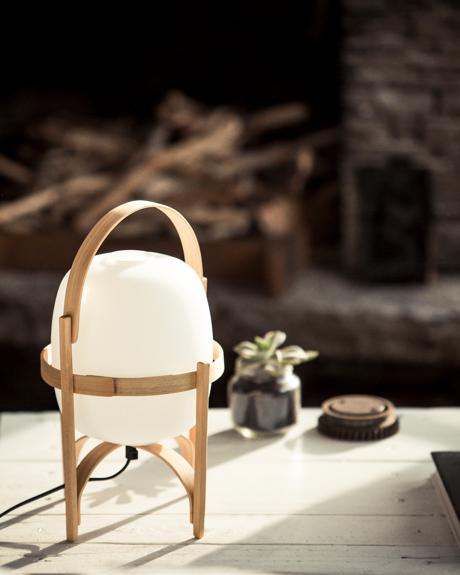 Cestita Tischleuchte / Tischlaterne Santa & Cole Opal Kunststoffschirm