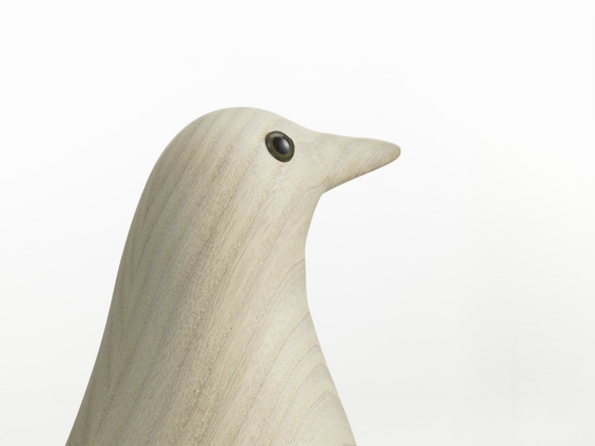 Eames House Bird Skulptur Esche weiß geölt Vitra