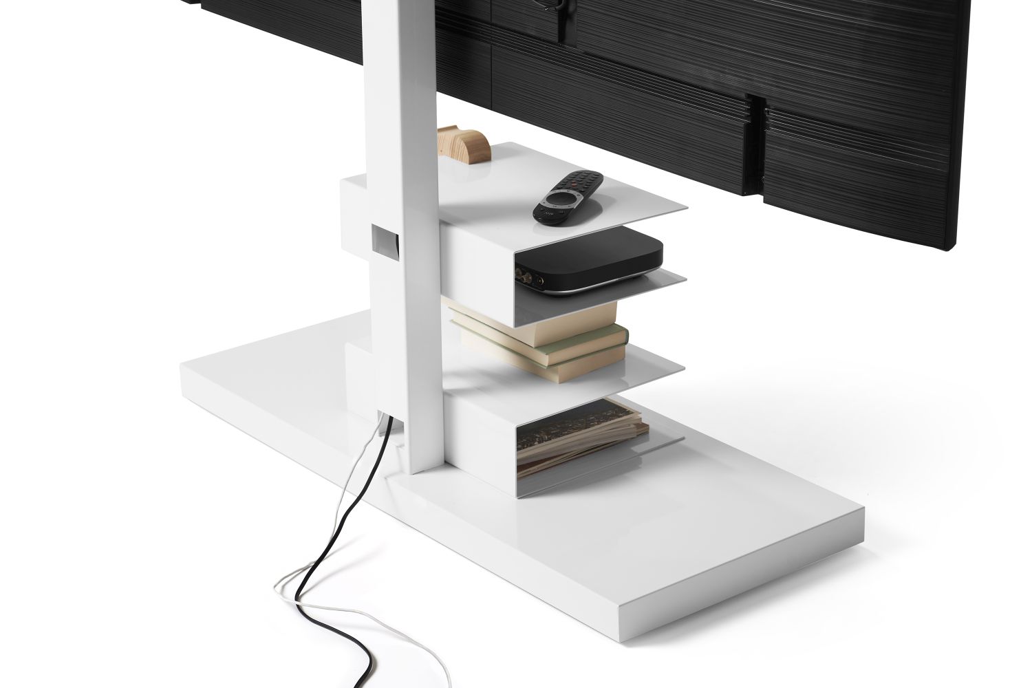 Weißer Ptolomeo TV-Ständer von Opinion Ciatti mit Ablagen für Zubehör und Kabelmanagement.