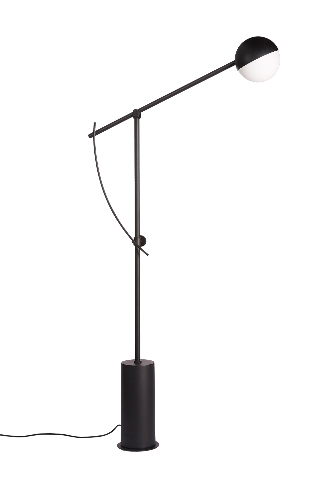 Schwarze Balancer Stehleuchte von Northern mit rundem Lampenschirm und minimalistischem Design.