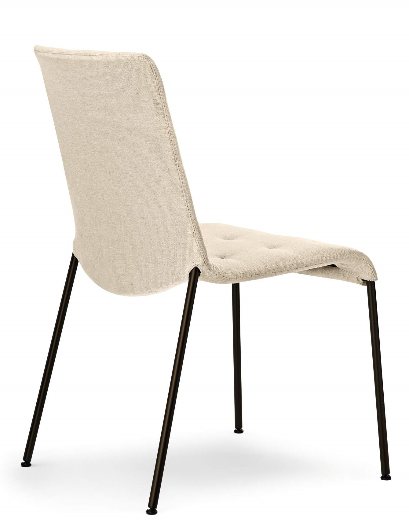 Liz Stuhl mit Stoffbezug in Beige und schwarzen Metallbeinen, modernes Design.