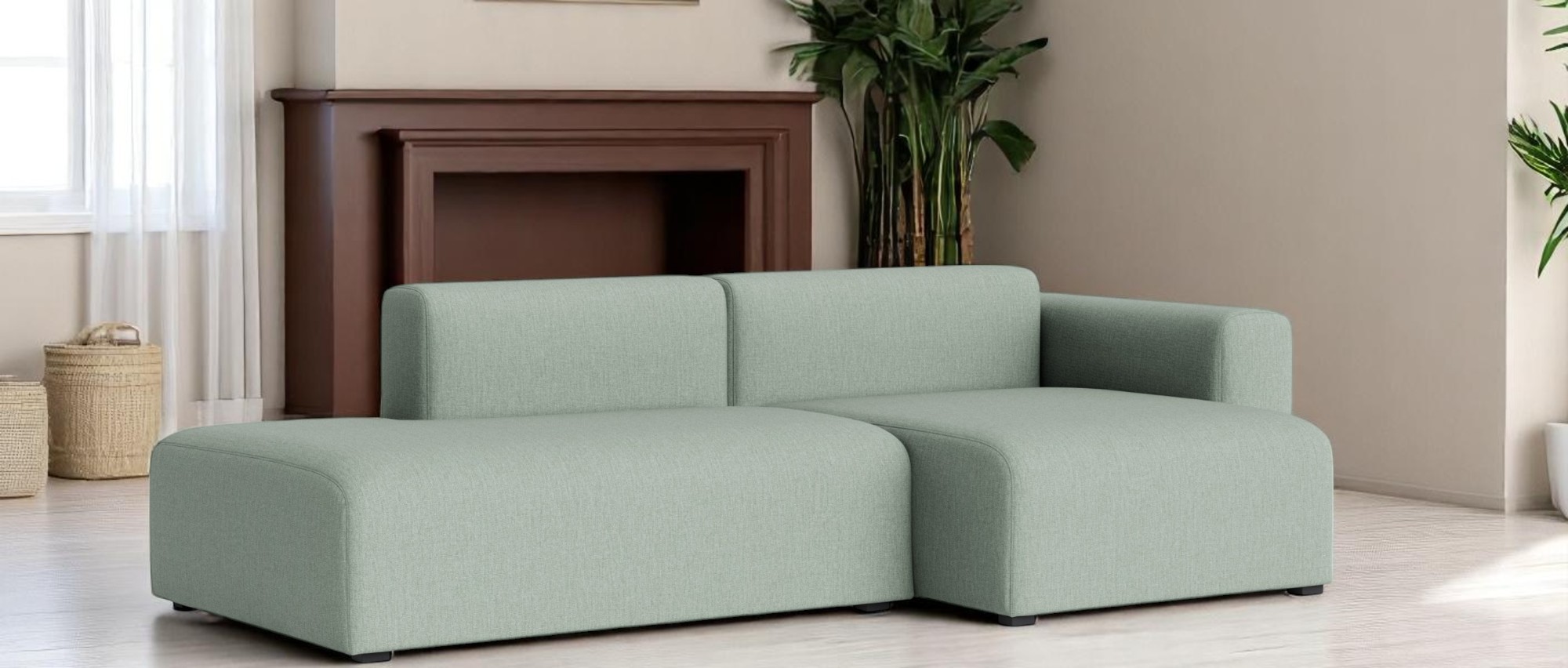 Helles Mags Sofa mit Armlehne rechts, bezogen mit Linara 440 Stoff. Modernes Wohnzimmer.