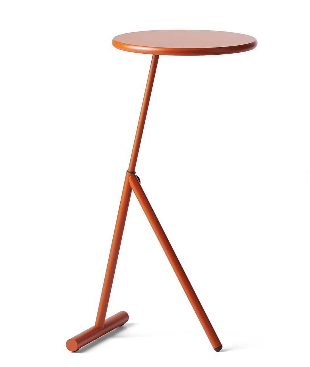 Koji Beistelltisch von Opinion Ciatti, höhenverstellbar, orangefarben, modernes Design für Wohnzimmer und Büro.