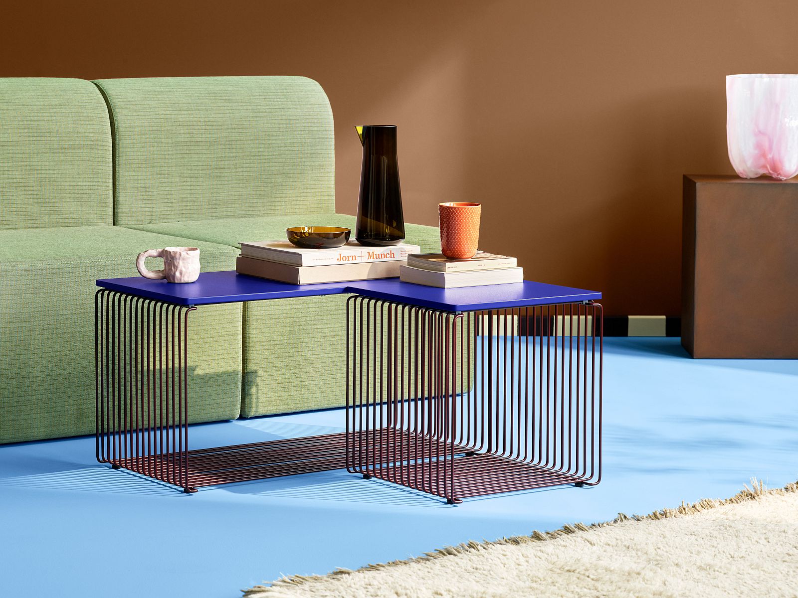 Panton Wire Abdeckplatte B 70 cm von Montana in Blau, Teil eines modularen Regalsystems.