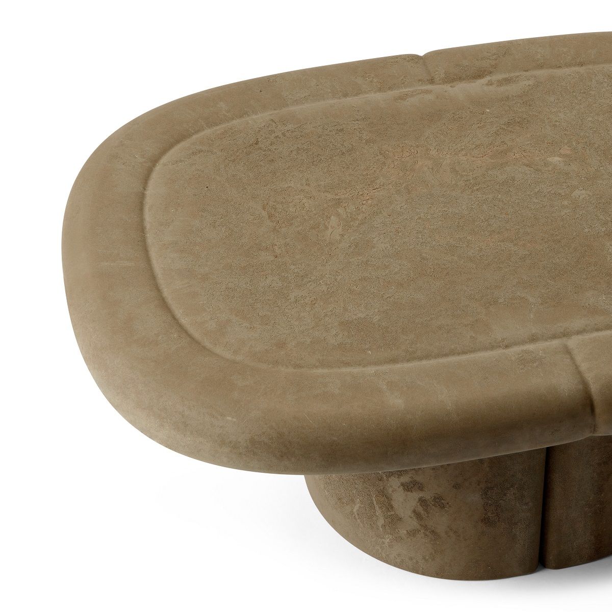 Detailaufnahme des ovalen Alder Couchtisches von Mater, geeignet für Innen- und Außenbereiche.