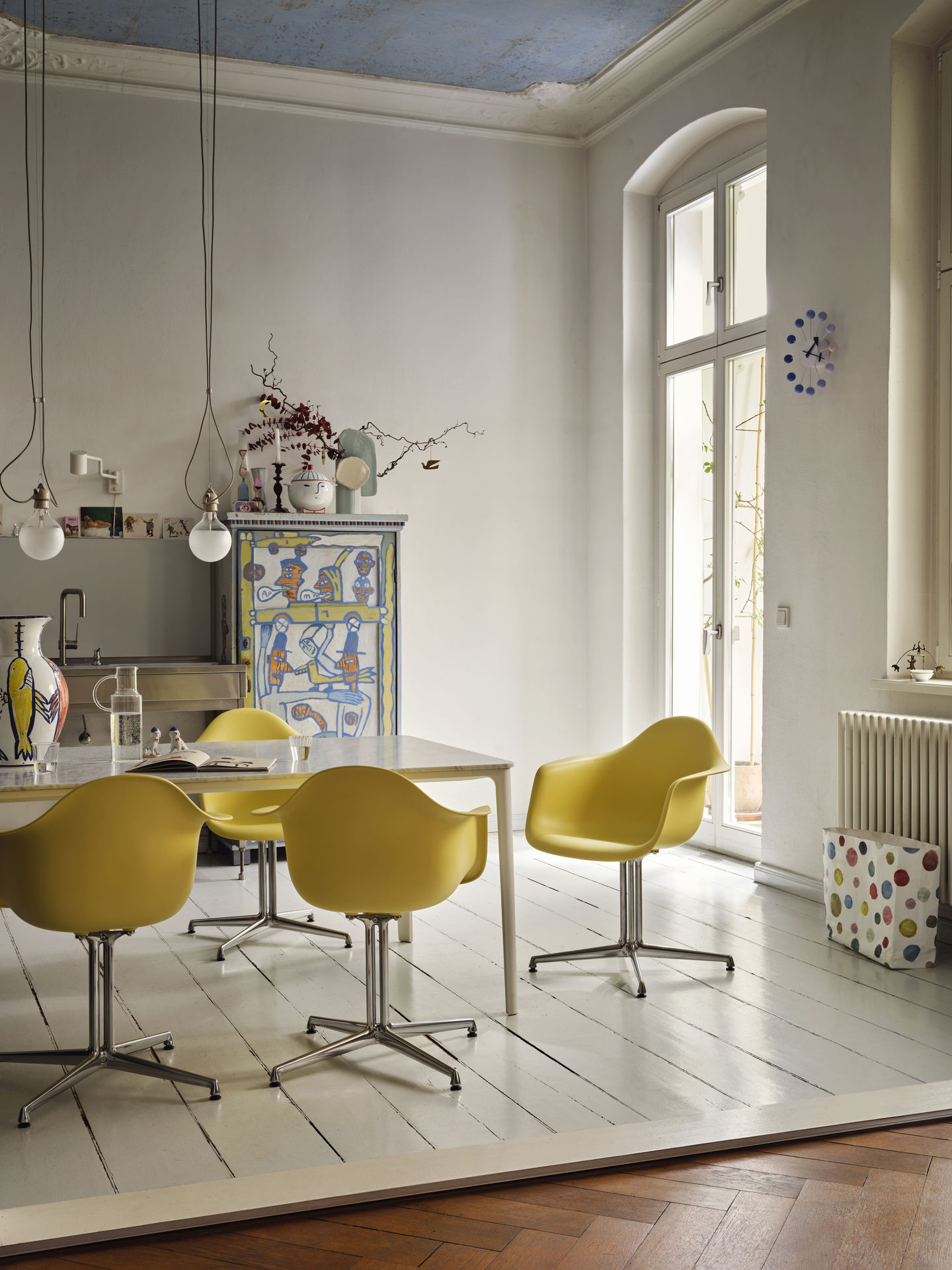 Eames Plastic Arm Chair DAL mit Sitzpolster Vitra