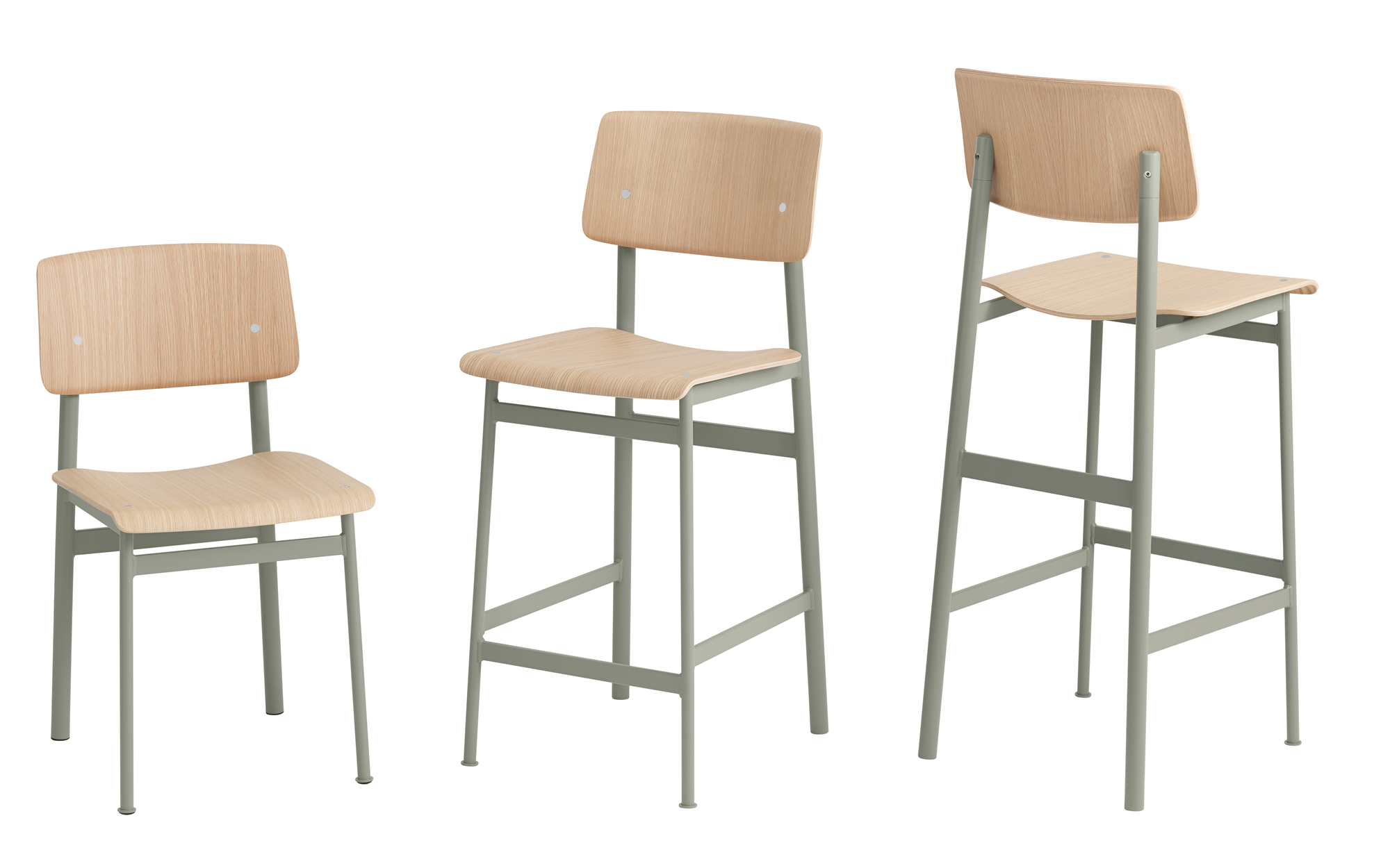 Drei Loft Counter Stool Barhocker von Muuto, helles Holz und graues Metallgestell, verschiedene Perspektiven.