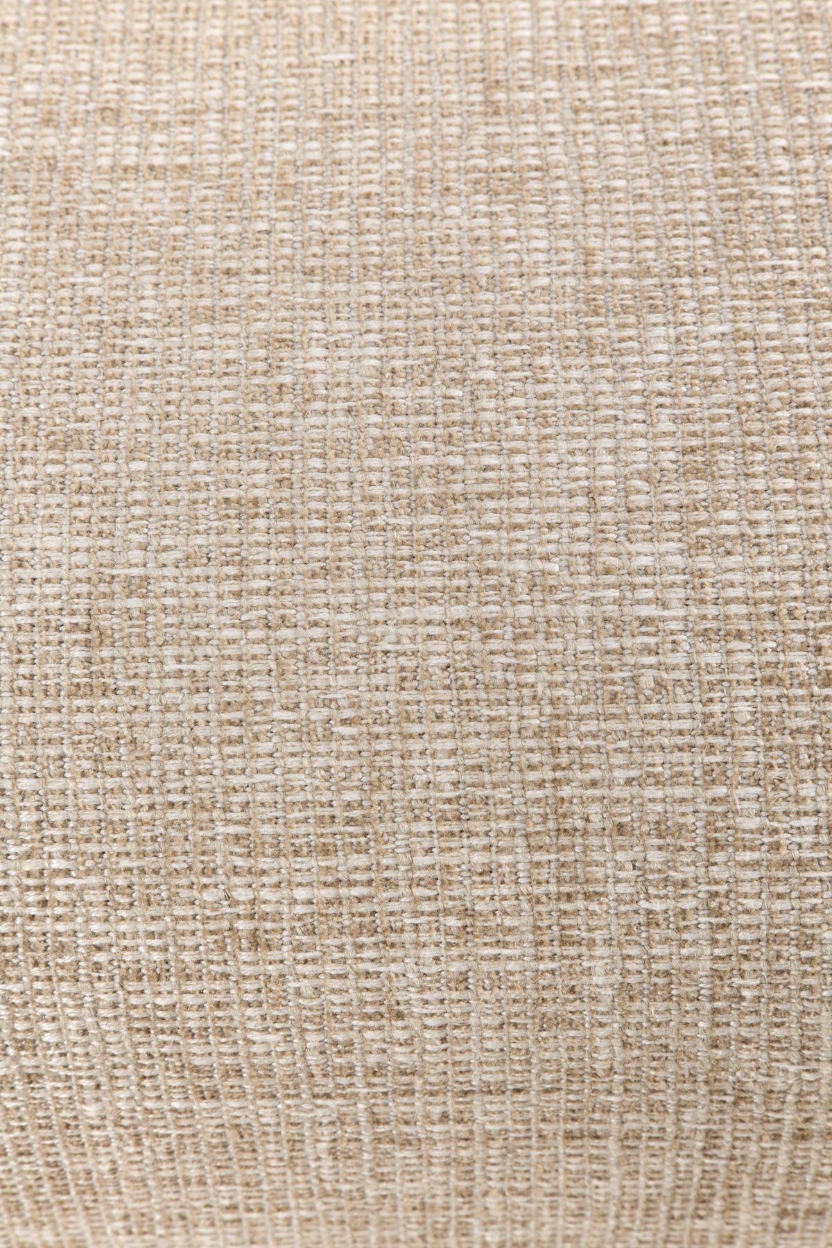 Detailaufnahme des haferfarbenen Stoffbezugs des Ethnicraft Ellipse Sofas. Textur und Webart sind gut sichtbar.