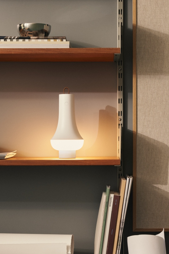 Tomoshi Portable Akkuleuchte / Tischleuchte Louis Poulsen