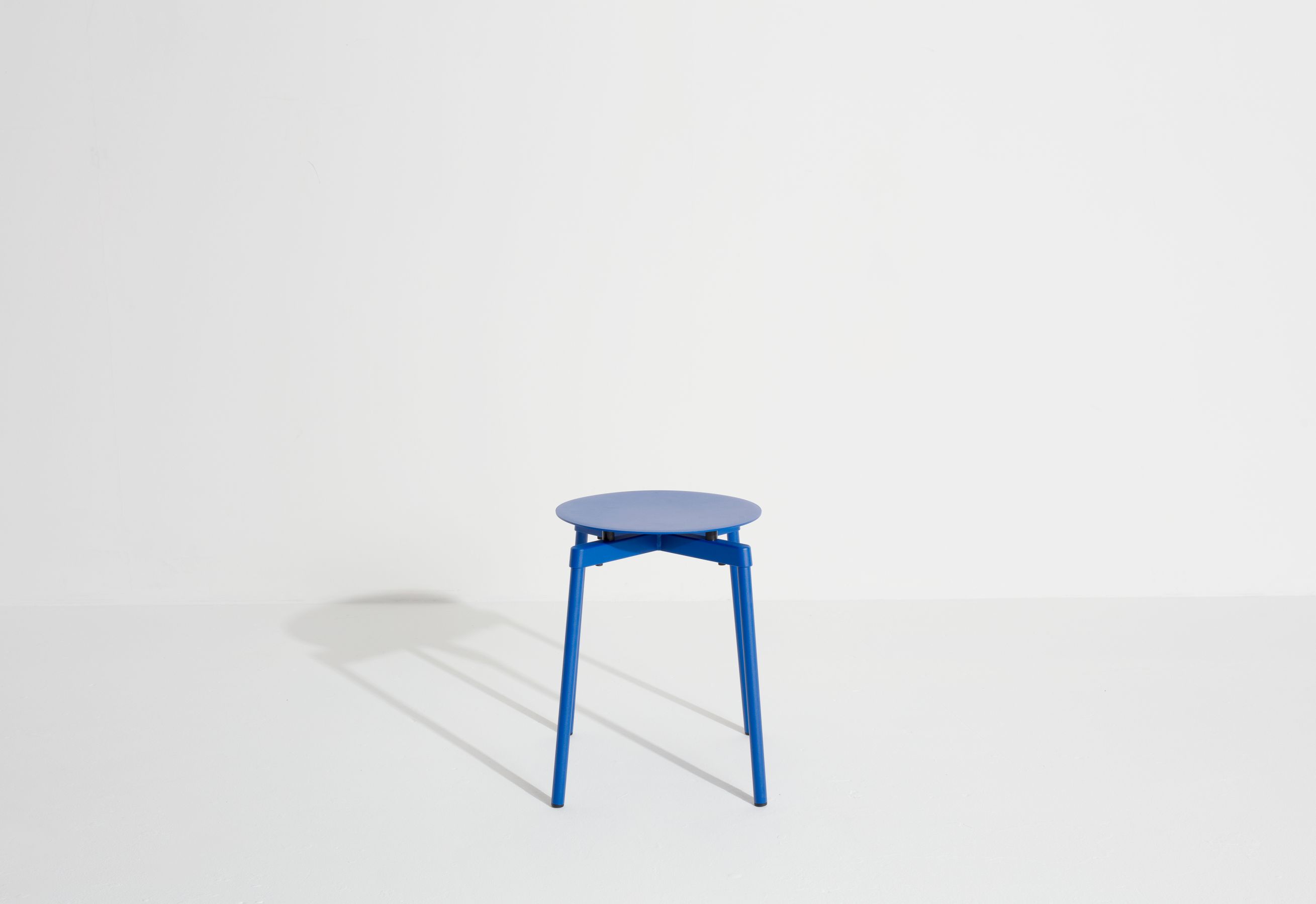 Fromme Stool Hocker Petite Friture Blau