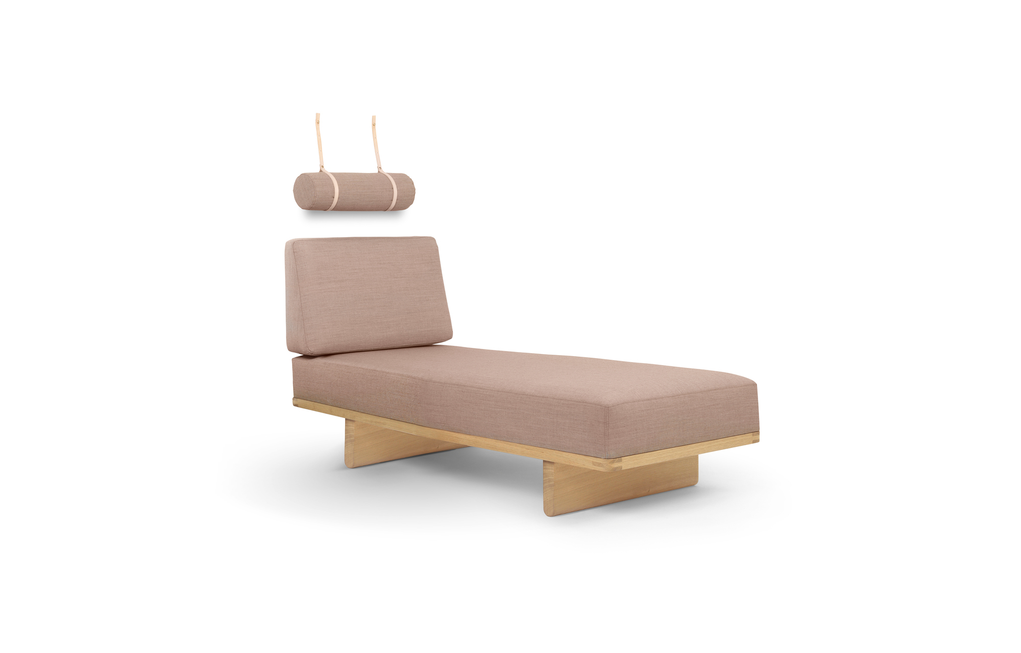 Daybed BM0865 Tagesbett von Carl Hansen: Liege mit Holzgestell und beigem Stoffbezug, inklusive Nackenrolle.