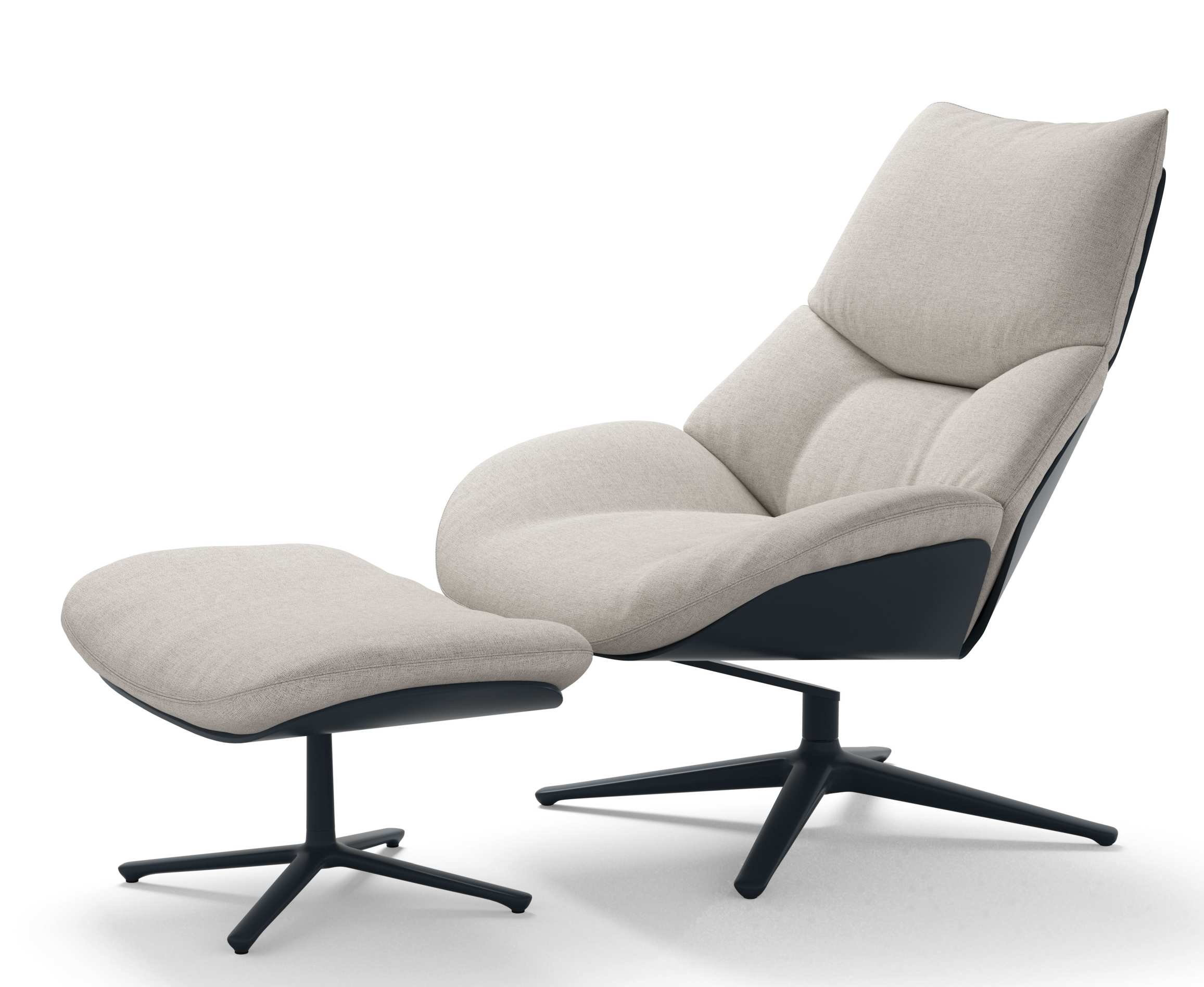 Beige Shrimp Ottoman Hocker Cor mit schwarzem Drehfuß und passendem Sessel.