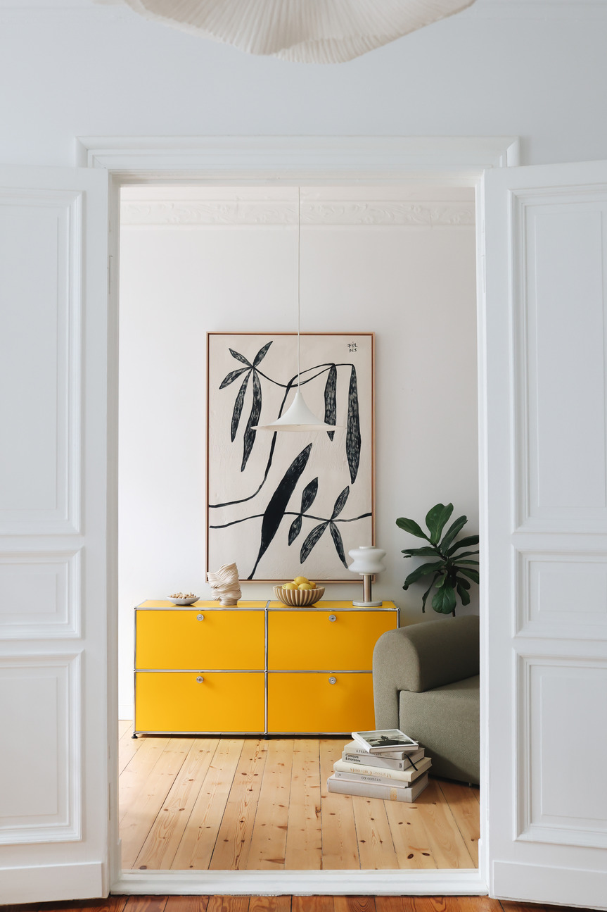 USM Haller Sideboard E2 mit 4 Klapptüren – reinorange