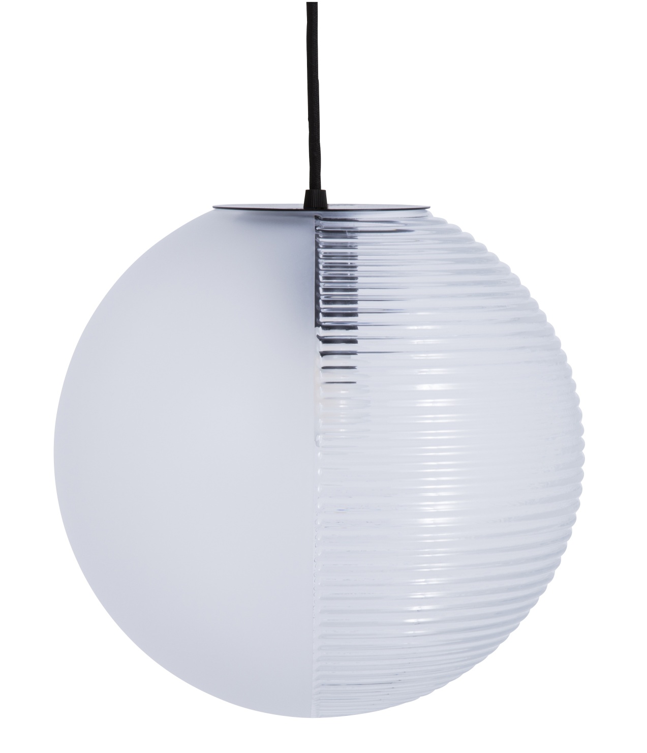 Transparente Stellar Pendelleuchte von Pulpo, halbkugelförmig mit gerippter Oberfläche und schwarzem Kabel.