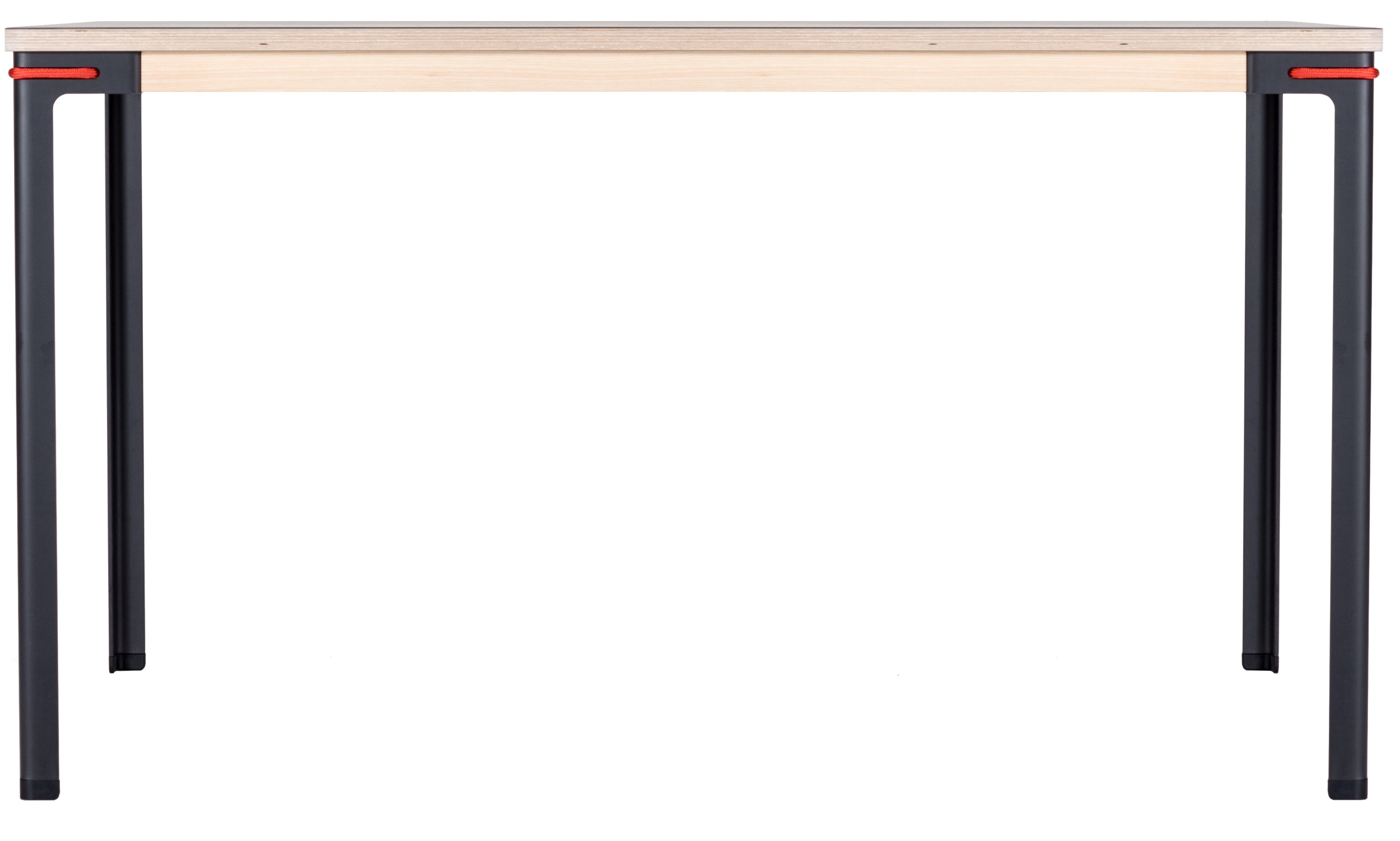 Seiltänzer Tisch von Moormann: Schreibtisch mit heller Holzplatte und schwarzen Beinen, verbunden durch rote Seile.