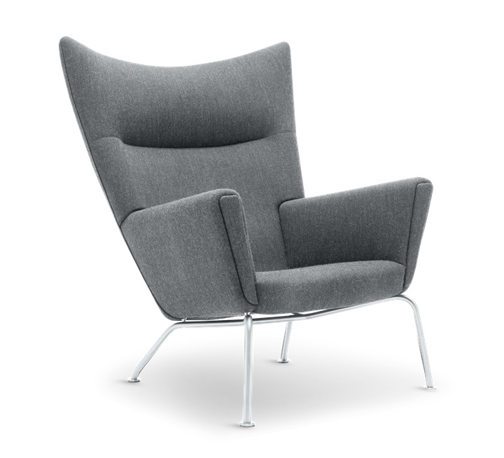 Grauer CH445 Wing Chair Sessel von Carl Hansen & Søn mit verchromtem Gestell.