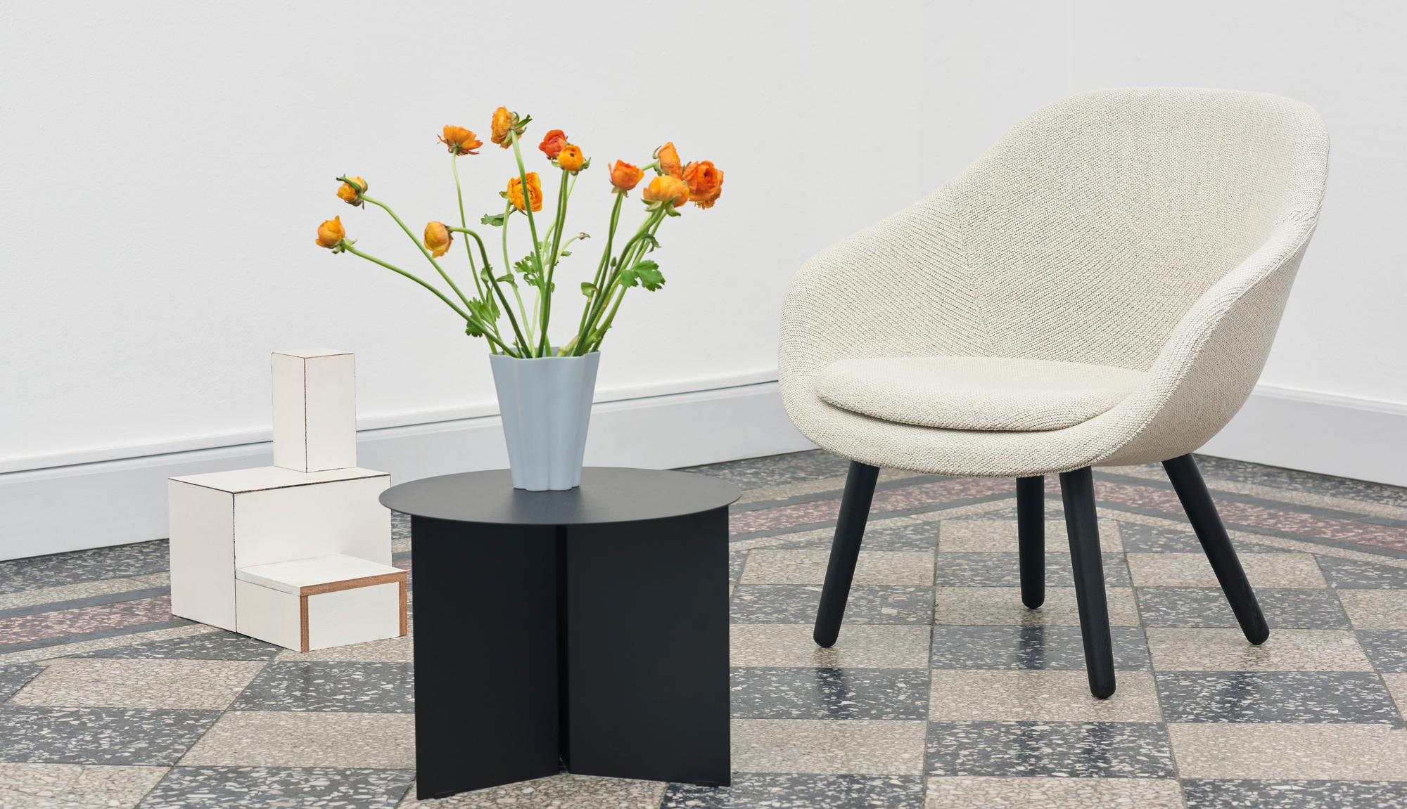 About a Lounge AAL 82 / AAL82 Sessel Hay