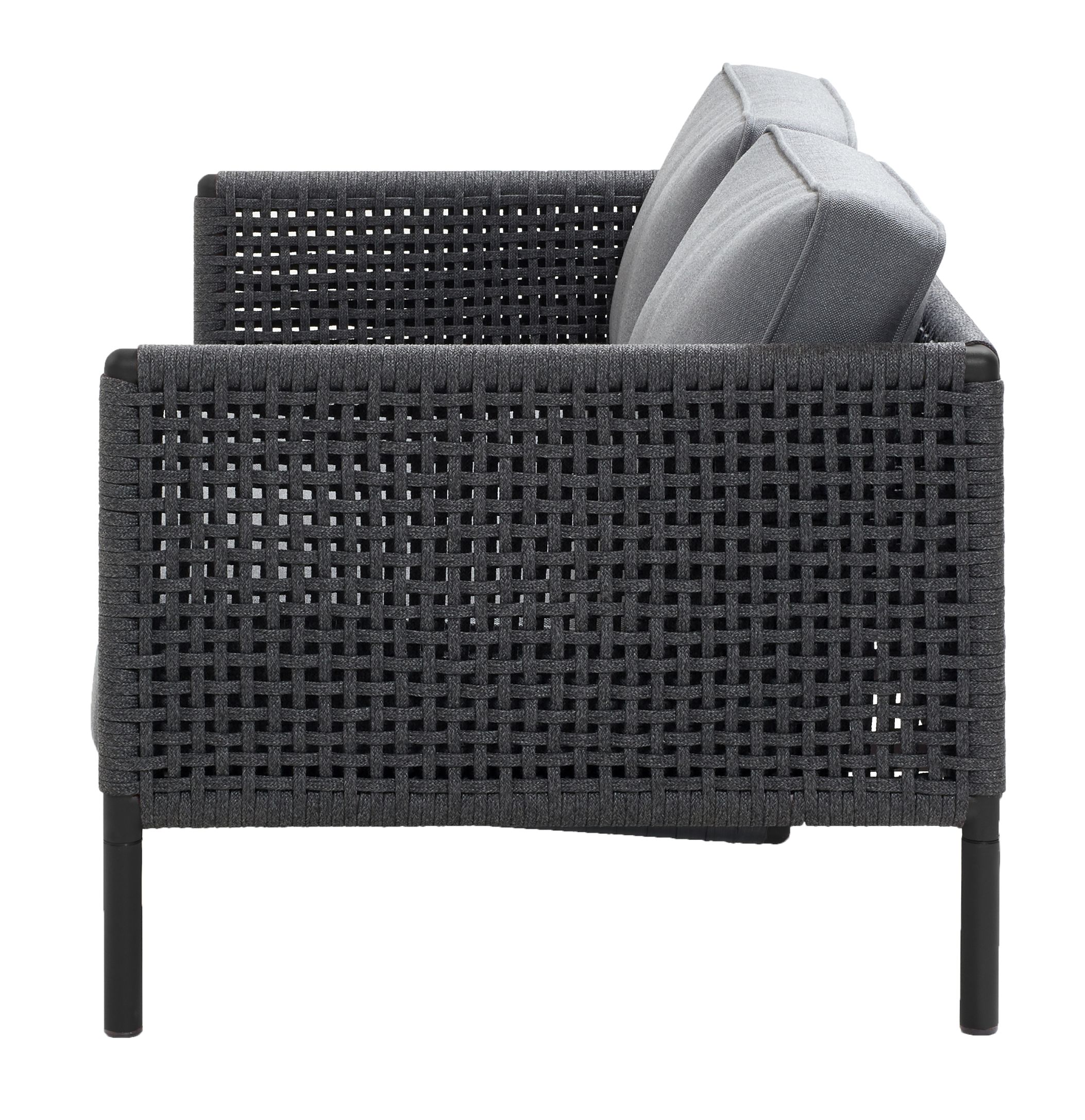 Encore Sofa 2-Sitzer Cane-Line: Graues Outdoor-Sofa mit AirTouch Kissen, seitliche Ansicht. Gartenmöbel für Terrasse.