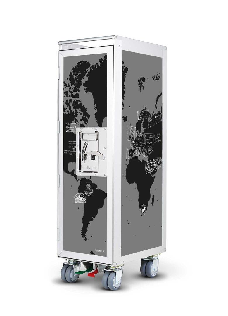 Grauer Passport Flugzeugtrolley Bordbar mit Weltkarten-Design und Rollen, ideal als mobile Bar.
