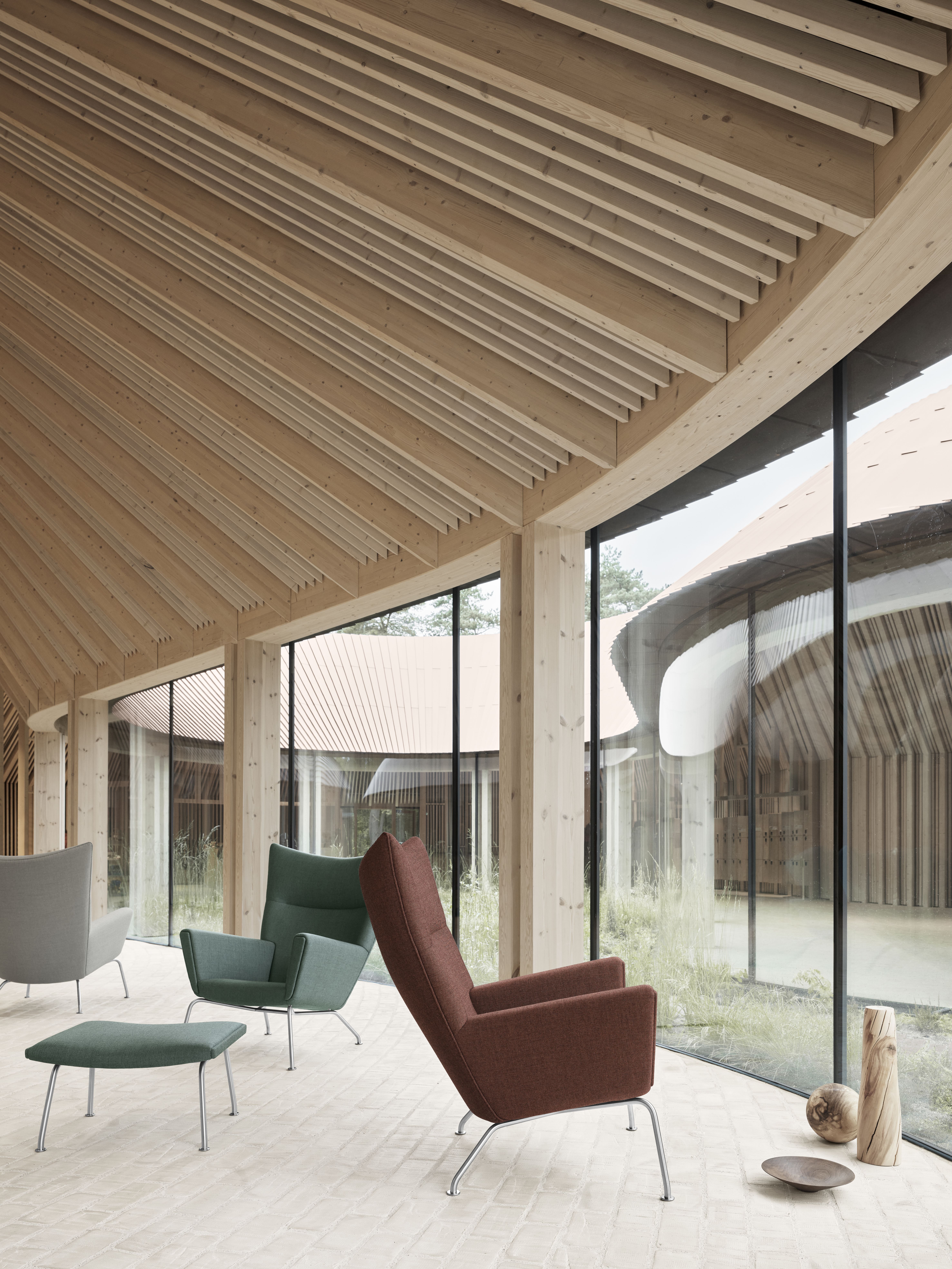 CH446 Sessel mit Fußhocker Passion Limited Edition von Carl Hansen & Søn.