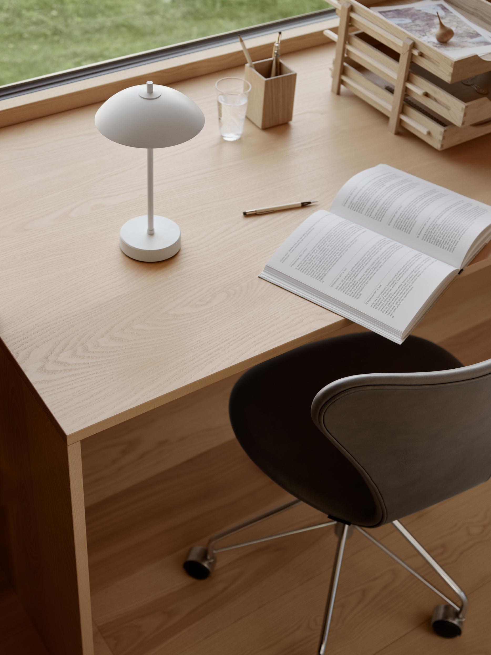 Clam Portable Tischleuchte Akkuleuchte Fritz Hansen