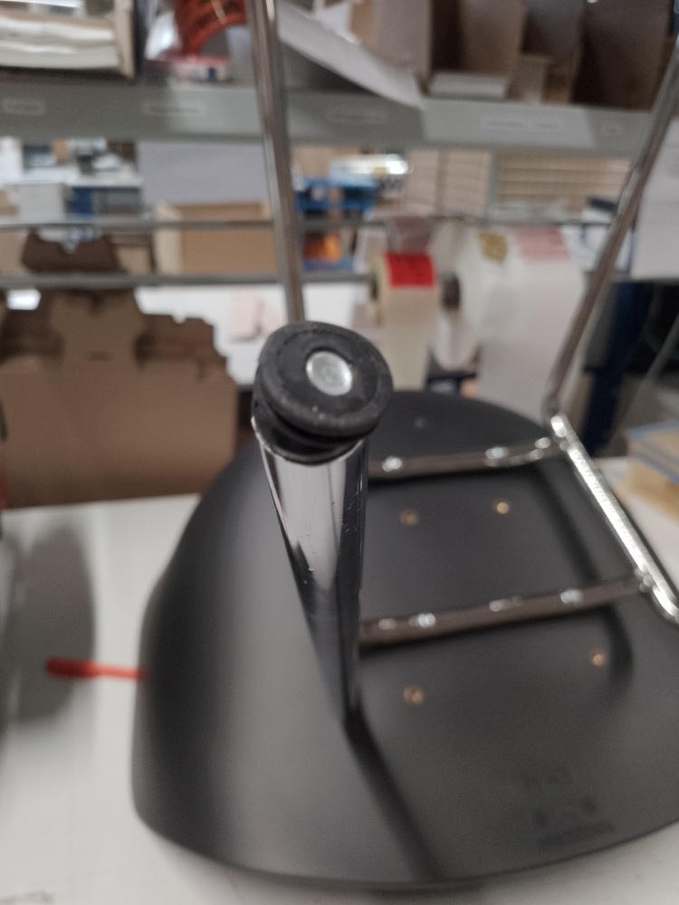 About A Chair AAC26 / AAC 26 Stuhl CHROM / SCHWARZ 2.0 Hay MÄNGELEXEMPLAR