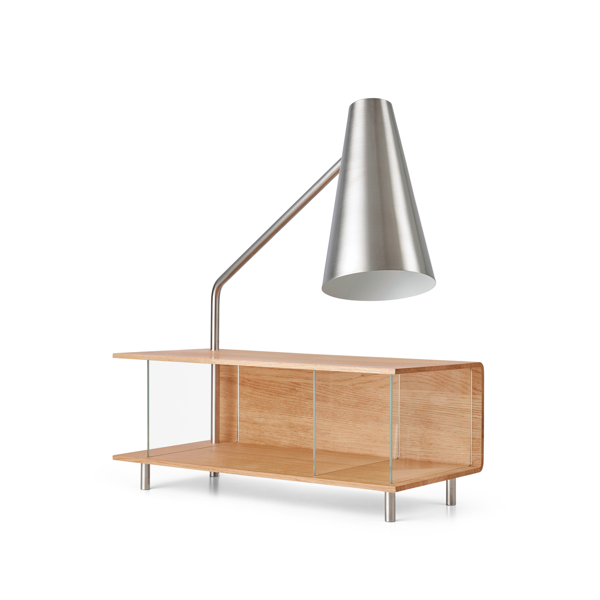 AJ52 Society Table: Geölter Eiche Arbeitstisch mit Lampenmodul von Carl Hansen & Søn.