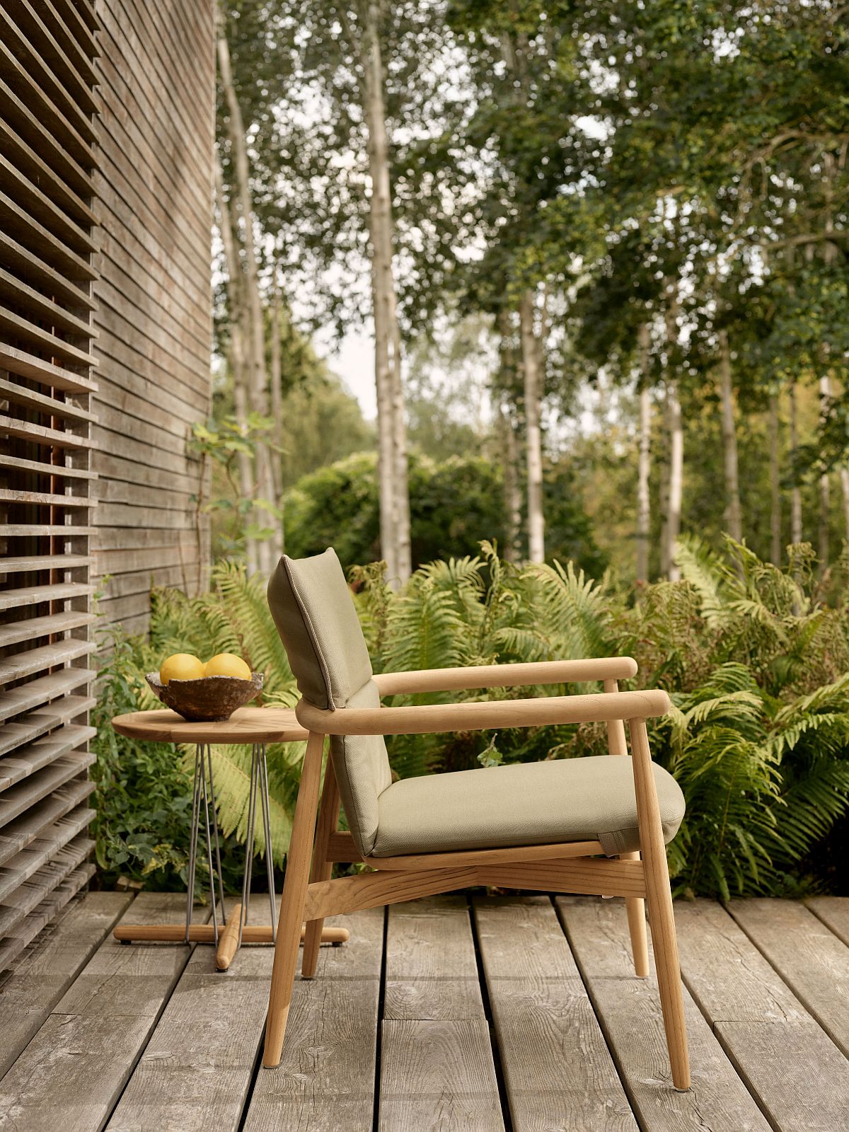 Embrace Outdoor Lounge Chair Stuhl mit Kissen Carl Hansen & Søn